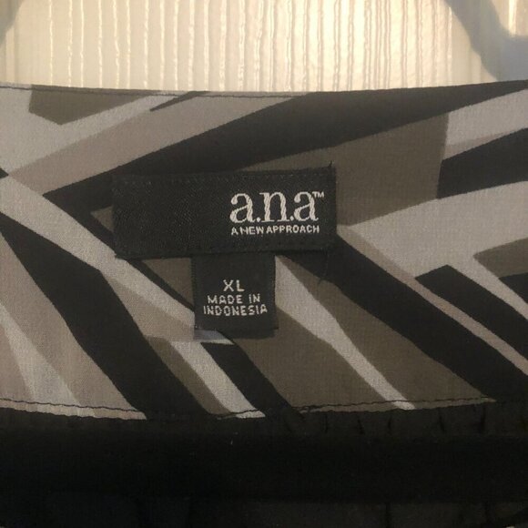 a.n.a XL black, gray, and white long sleeve cinched wrist lined blouse - Picture 5 of 7